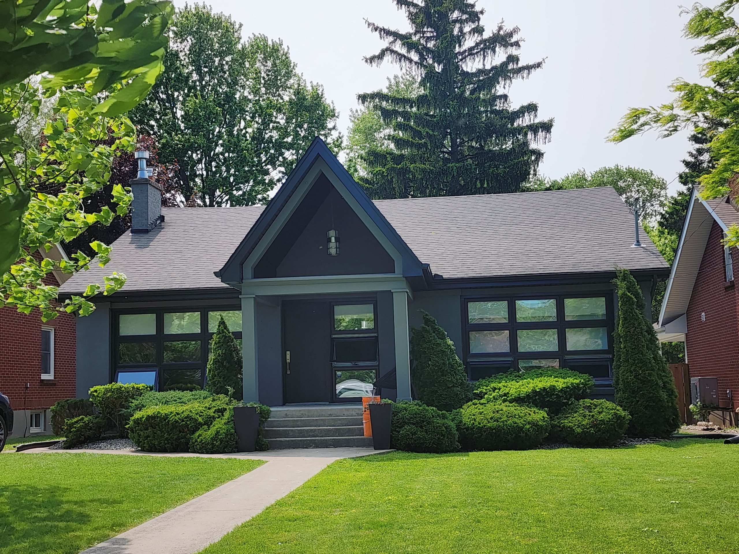 Spray and Roll - Interior Residential Painting, Exterior Residential Painting, Roof Painting.
